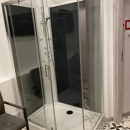 Flyfly , Darmowy Parking , Rezerwuj Przez Urządzenia Mobilne -10 Procent Wrocław