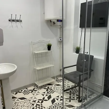 Hostel Flyfly , Darmowy Parking , Rezerwuj Przez Urządzenia Mobilne -10 Procent *