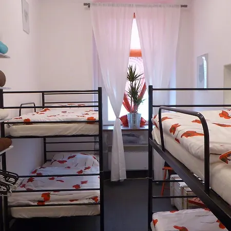 Hostel Flyfly , Darmowy Parking , Rezerwuj Przez Urządzenia Mobilne -10 Procent *