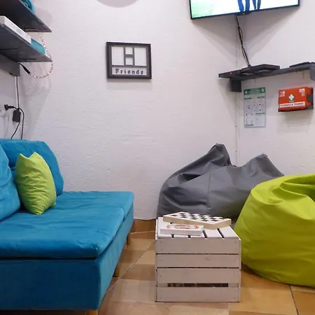 بيت شباب Flyfly , Darmowy Parking , Rezerwuj Przez Urzadzenia Mobilne -10 Procent *