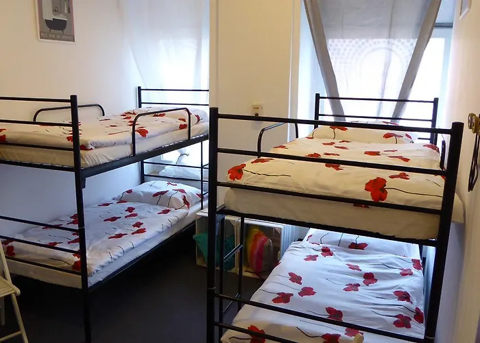 אכסניה Flyfly , Darmowy Parking , Rezerwuj Przez Urzadzenia Mobilne -10 Procent *