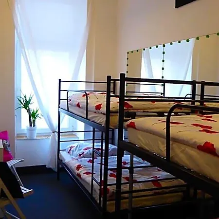 Flyfly , Darmowy Parking , Rezerwuj Przez Urzadzenia Mobilne -10 Procent Wroclaw