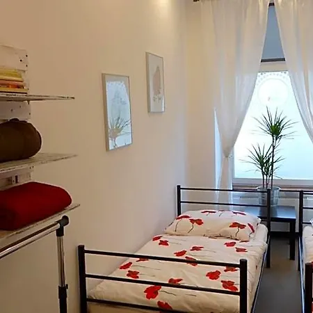 Hostel Flyfly , Darmowy Parking , Rezerwuj Przez Urzadzenia Mobilne -10 Procent