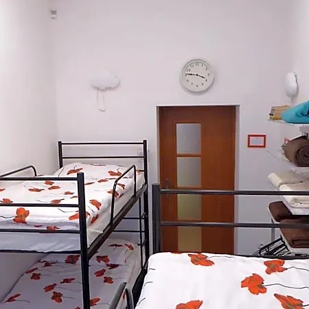Flyfly , Darmowy Parking , Rezerwuj Przez Urzadzenia Mobilne -10 Procent * Wroclaw