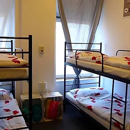 Flyfly , Darmowy Parking , Rezerwuj Przez Urzadzenia Mobilne -10 Procent * Wroclaw