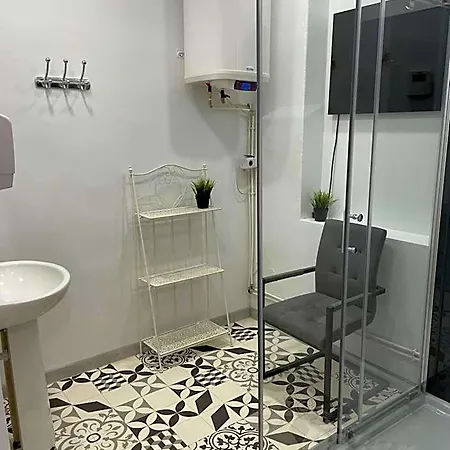 Hostel Flyfly , Darmowy Parking , Rezerwuj Przez Urzadzenia Mobilne -10 Procent
