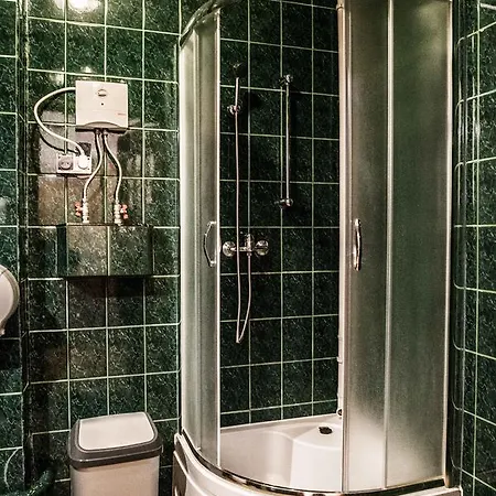 Flyfly , Darmowy Parking , Rezerwuj Przez Urzadzenia Mobilne -10 Procent * 브로츠와프