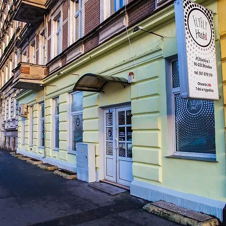 Flyfly , Darmowy Parking , Rezerwuj Przez Urzadzenia Mobilne -10 Procent * Wroclaw