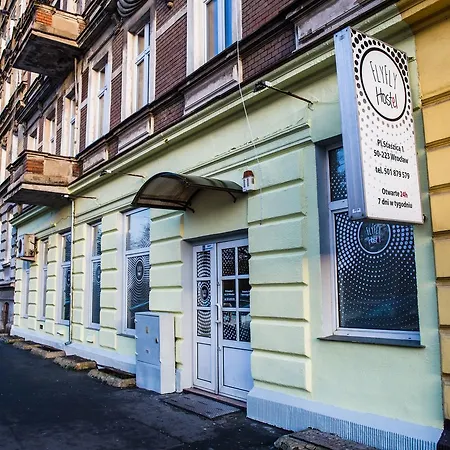 Flyfly , Darmowy Parking , Rezerwuj Przez Urzadzenia Mobilne -10 Procent * 弗罗茨瓦夫