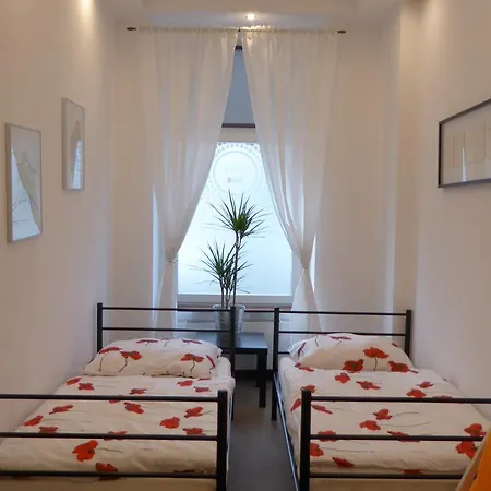 호스텔 Flyfly , Darmowy Parking , Rezerwuj Przez Urzadzenia Mobilne -10 Procent *