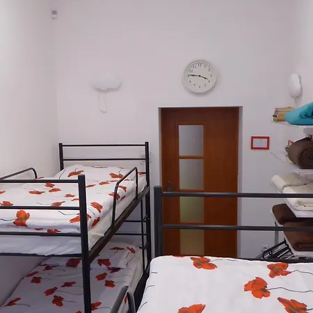 Flyfly , Darmowy Parking , Rezerwuj Przez Urzadzenia Mobilne -10 Procent * Wrocław