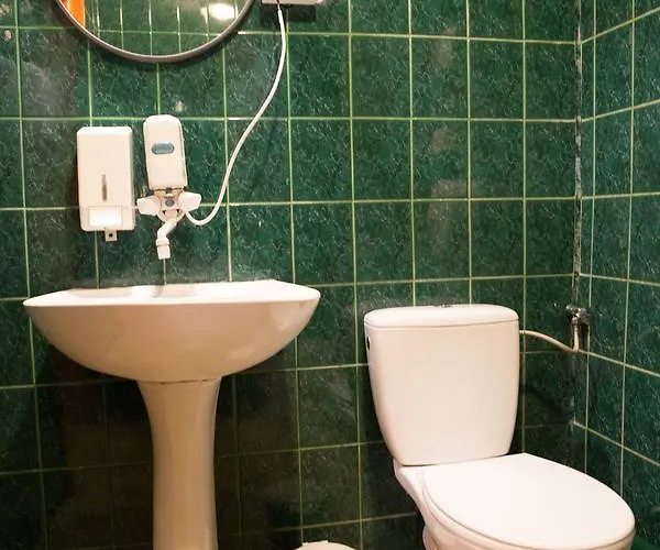 Flyfly , Darmowy Parking , Rezerwuj Przez Urzadzenia Mobilne -10 Procent * 弗罗茨瓦夫