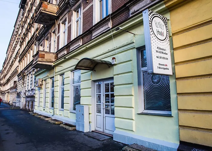 Flyfly , Darmowy Parking , Rezerwuj Przez Urzadzenia Mobilne -10 Procent * 弗罗茨瓦夫